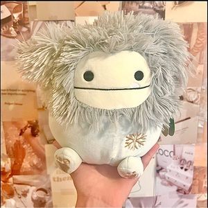 ❗️SALE❗️BNWT 8in Evita the Bigfoot Squishmallow!